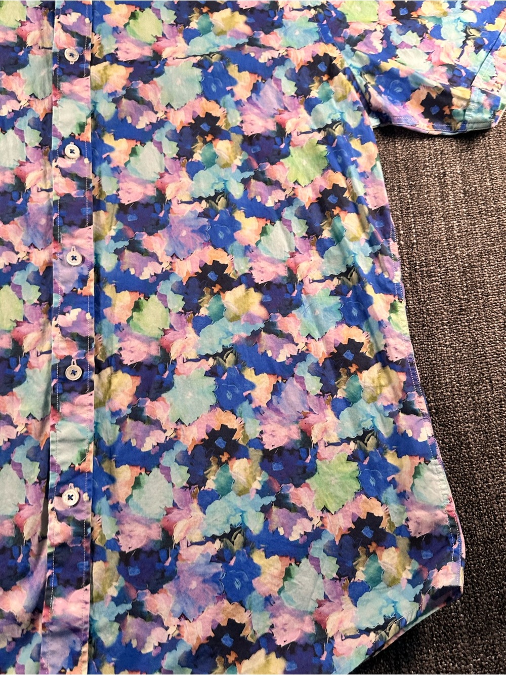 Bugatchi Shaped Fit Floral Patter Button Up Shirt! - Picture 2 of 8